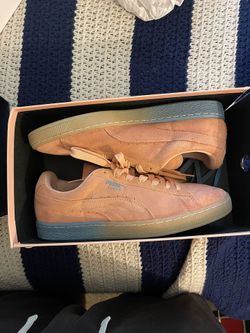 Puma Pink Dolphins Suede Classics