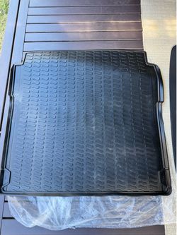 OEM Audi Q7 Rubber Cargo Liner / Trunk Mat – Black, All-Weather (2023 Q7) - Excellent like new