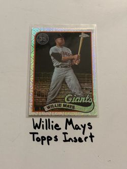 Willie Mays San Francisco Giants Hall of Fame Centerfielder Topps Short Print Insert Card.