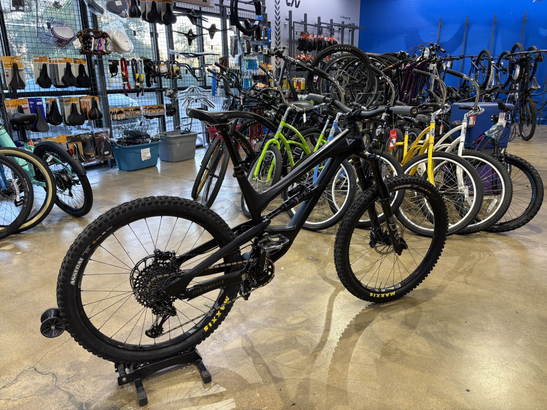 2020 YT Capra Pro Carbon Mountain Bike 