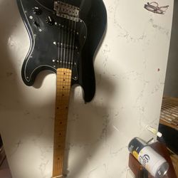 Fender squier Stratocaster in black