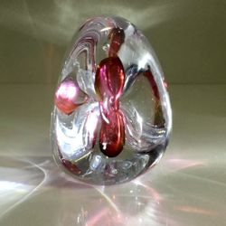Beautiful Vintage MARIAN PYRCAK Art Glass Paperweight Tear Shaped Signed "M.P."