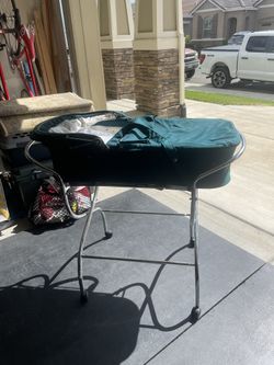 Emmaljunga bassinet with stand