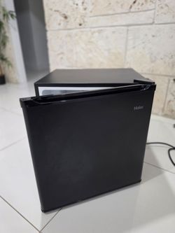 Haier HC17SF10RB Mini Fridge