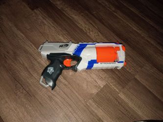 Strongarm Nerf pistol
