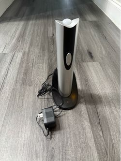 Cordless electric wine opener