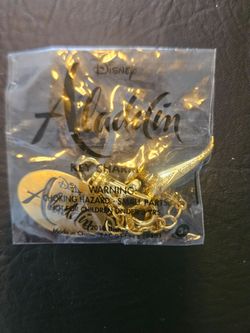 Disneys Aladdin Genies lamp key chain