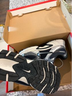 Brand new Nike size 9 women 7.5 men