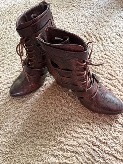 Boots size 8