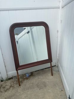 Dresser mirror furniture