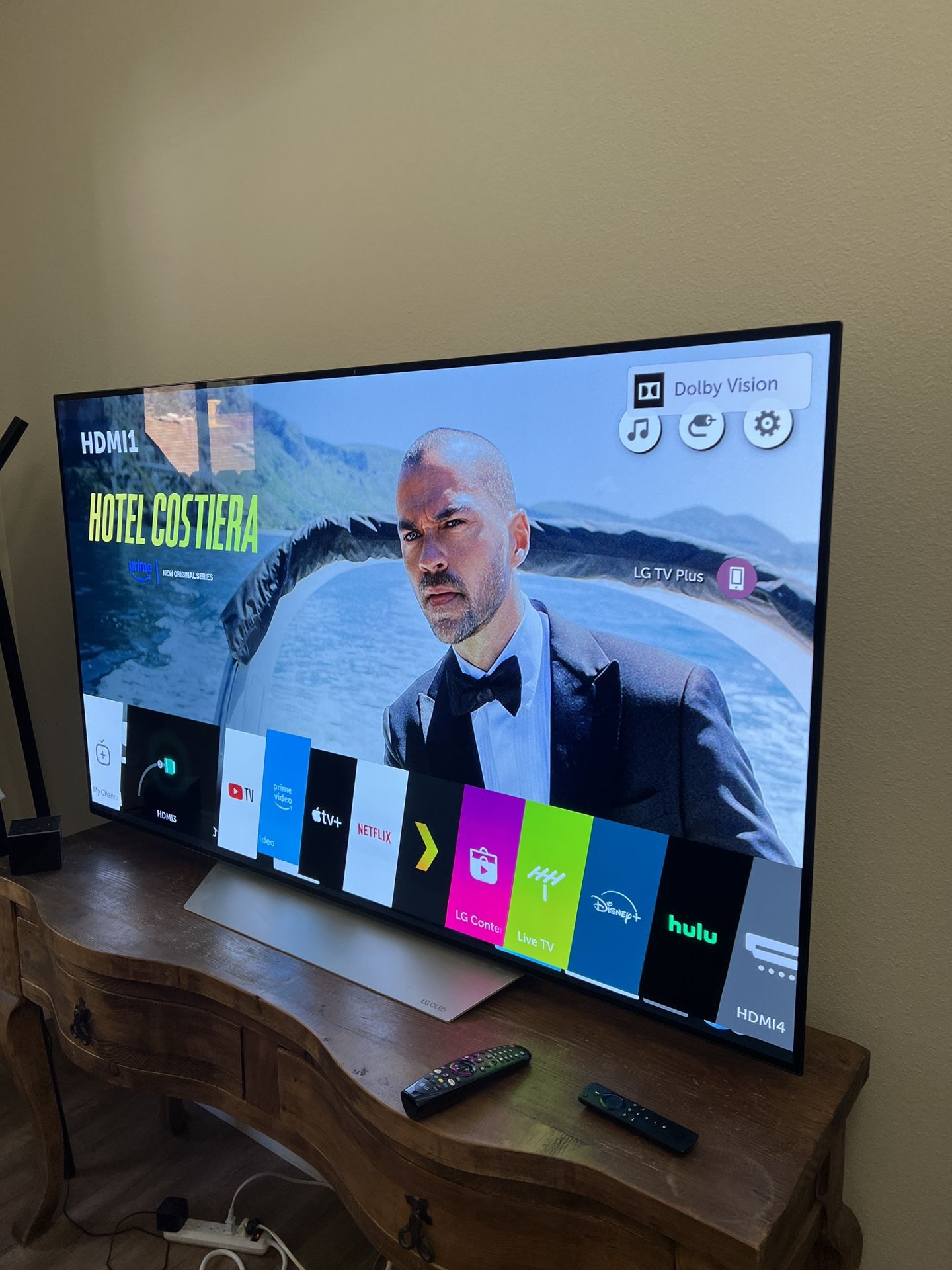 65 LG Oled TV Excellent Condition