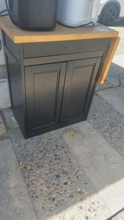 Free Cabinet