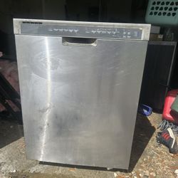 Dishwasher https://offerup.com/redirect/?o=VGhpbmsuR0U=