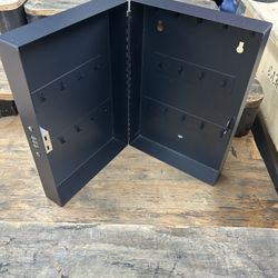 Lockable Metal Key Cabinet, 28-Key