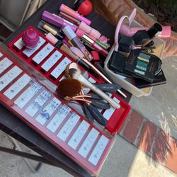 Make Up Brush Lipsticks