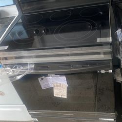 GE electric stove new open box wsrranty