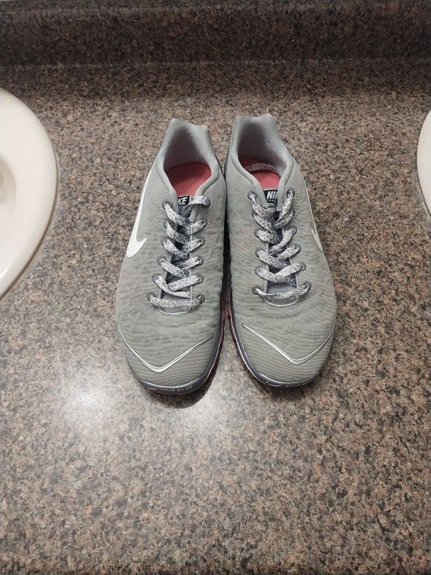 Nike Gray Training Nike free Fit 2 size 8.5