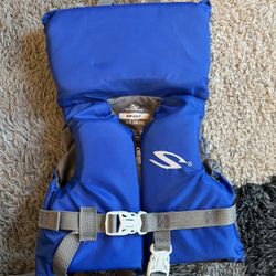 Stearns Infant Life Vest with Rescue Handle, USCG Approved Type III Life Jacket for Babies & Kids Under 30lbs, Youth PFD for Boat, Beach, Pool