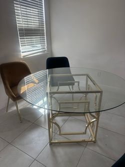 Kitchen Table & Chairs