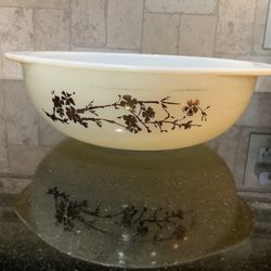 PYREX, Golden Cherry Branch, Cream , Pale Yellow, Casserole Dish See Photos  Has Scratches