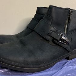 UGG Cheyne women’s size 8 black leather sheep wool waterproof ankle boots 