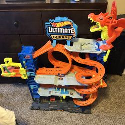 Hot Wheel Ultimate Garage Track