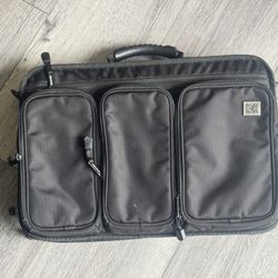 Seaport Laptop Case – Clean & Ready to Use