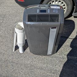 DeLonghi 12,500 BTU Portable AC Air conditioner 