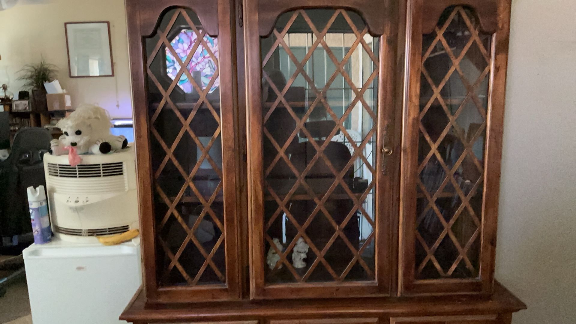 Chad cabinet looks good