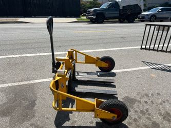 Manual Pallet Jack with Outrigger Wheels