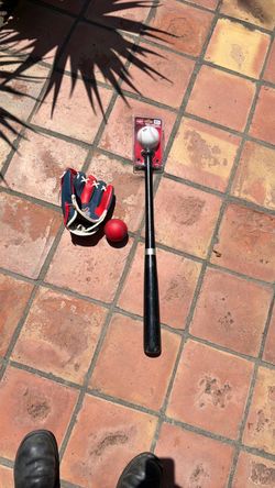 Franklin 8.5” Tee Ball Glove & Bat