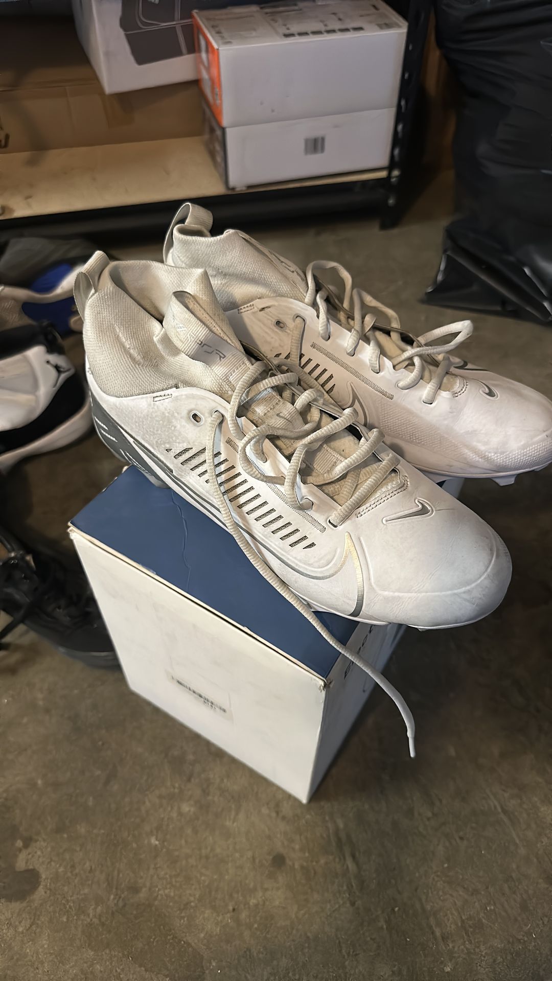 Size 10 Nike football cleats. Only used half a season