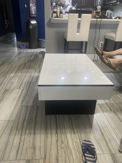 Coffee Table With Storage 37x 17