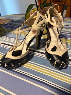 Pin up couture Bettie platform heels