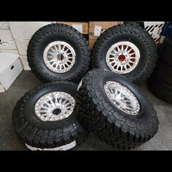 17" KMC BEADLOCKS w/ 35x12.50R17 Toyo MT Open Country Tires 35"s