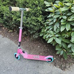 Girls scooter