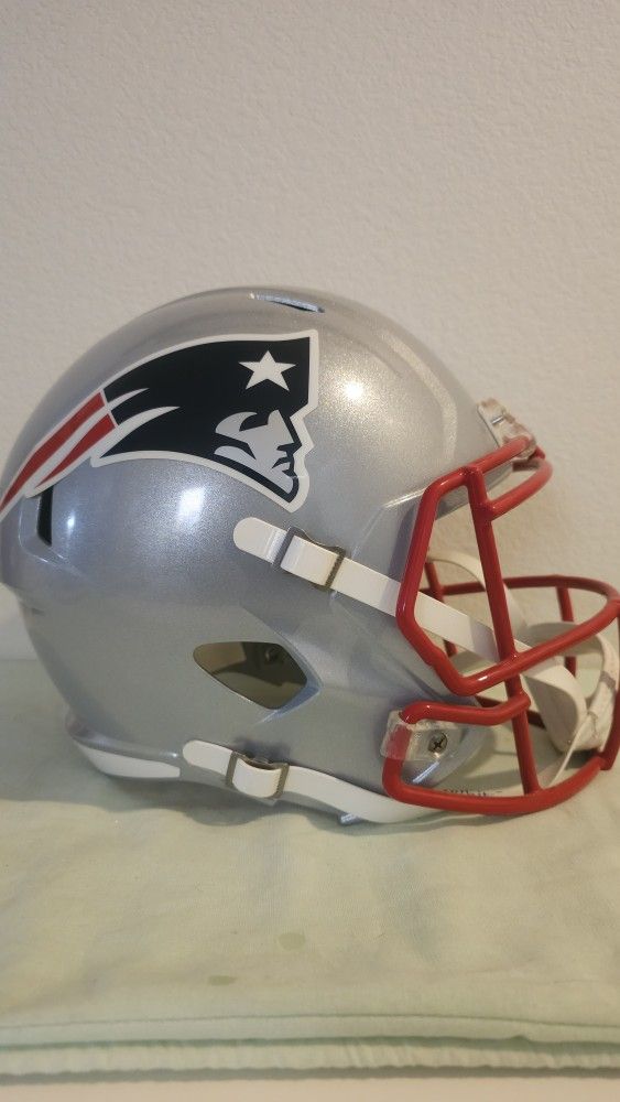 New England Patriots Revolution Speed Display Full-Size Football Replica Helmet