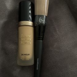 Too Faced Born This Way Matte 24 Hour Foundation With Brush