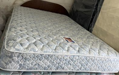 Queen Size Mattress (Colchón Queen Size)