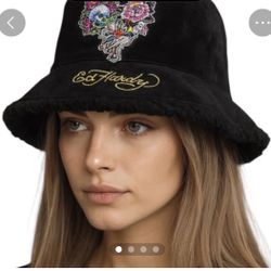 NWT Ed Hardy Skull & Roses Embroidered Design Fleece Bucket Hat
