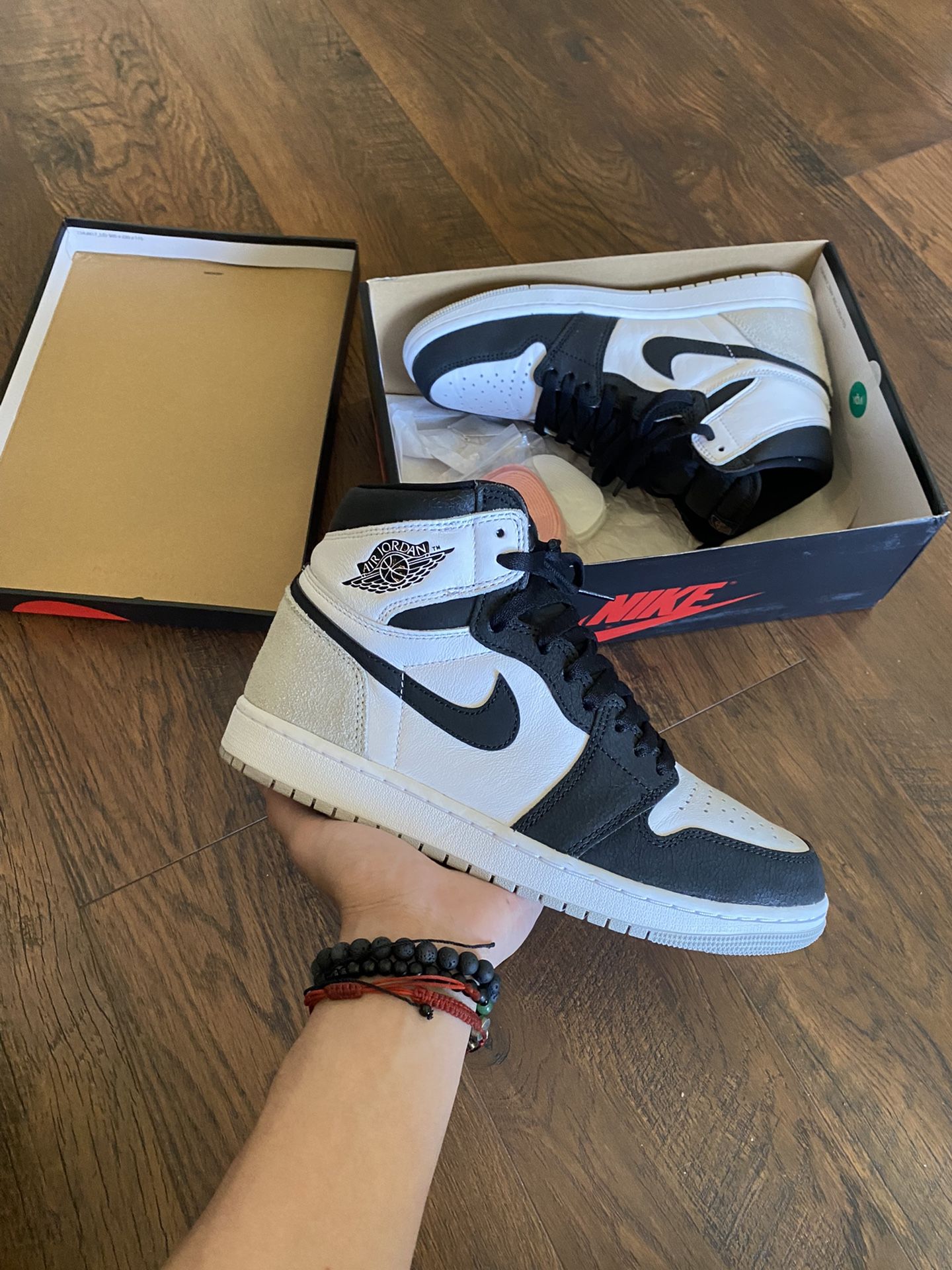 Jordan 1s “Stage Haze”