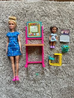 Barbie teacher and student, school playset