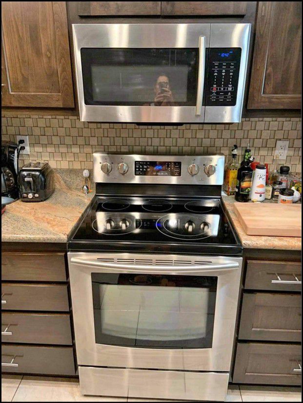  Stainless steel Appliances 