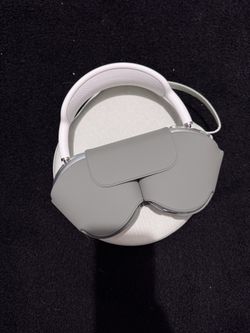 AirPods Max lightning