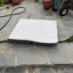 For medium dogs size bed in used condition but washed. Washable cushion and cover pick up only in Torrance