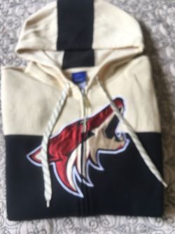 Arizona coyotes sweatshirt