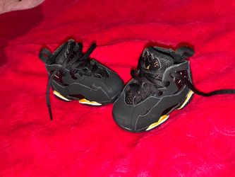 Air Jordan Toddler Sneakers Black and Yellow