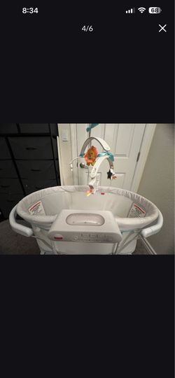 Fisher Price Soothing Motions Bassinet