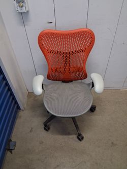 Herman Miller mirra 2 $ 350 each