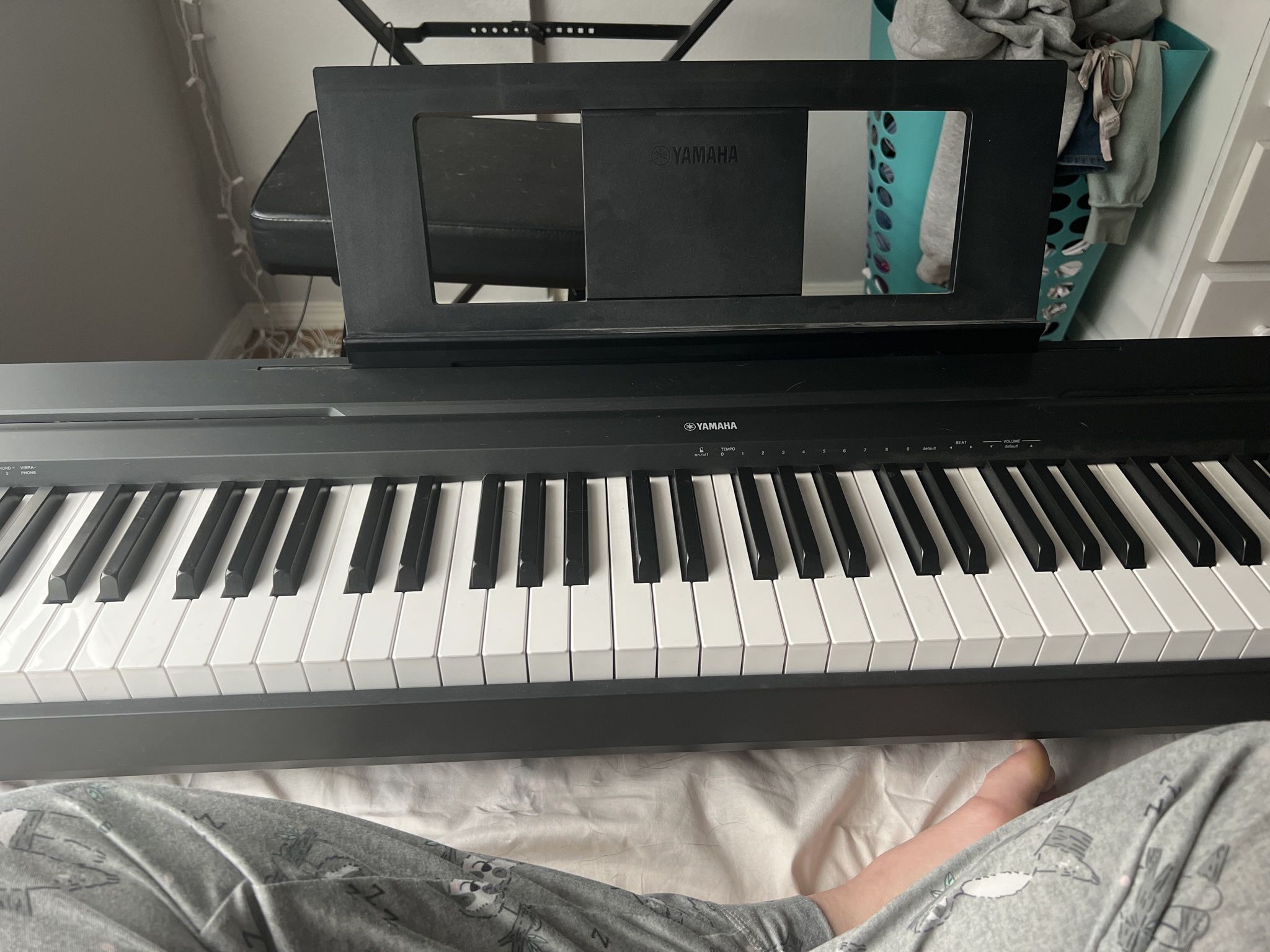 YAHAMA 88 KEY SEMI WEIGHTED KEYBOARD